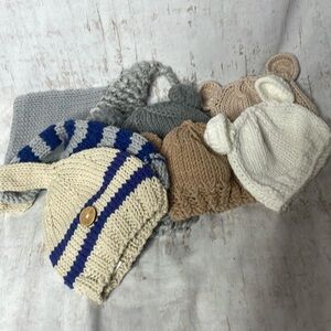 Newborn, 8 hats, never used